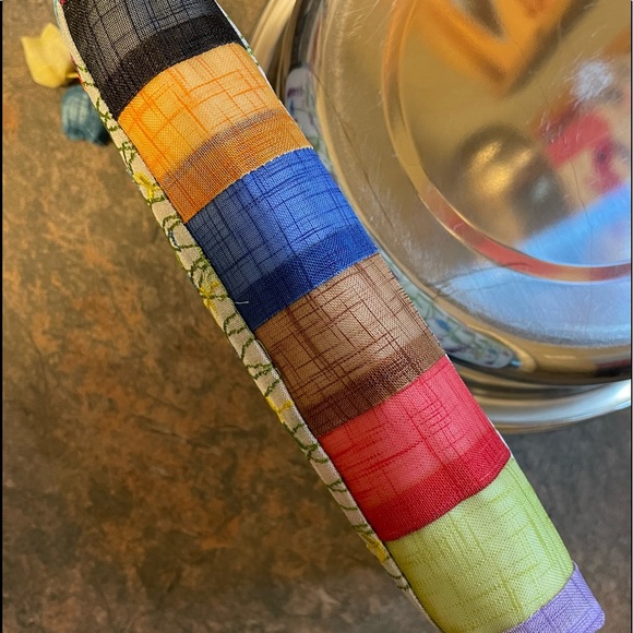 Hand Embroidered Cosmetics Pouch - Picture 5 of 6